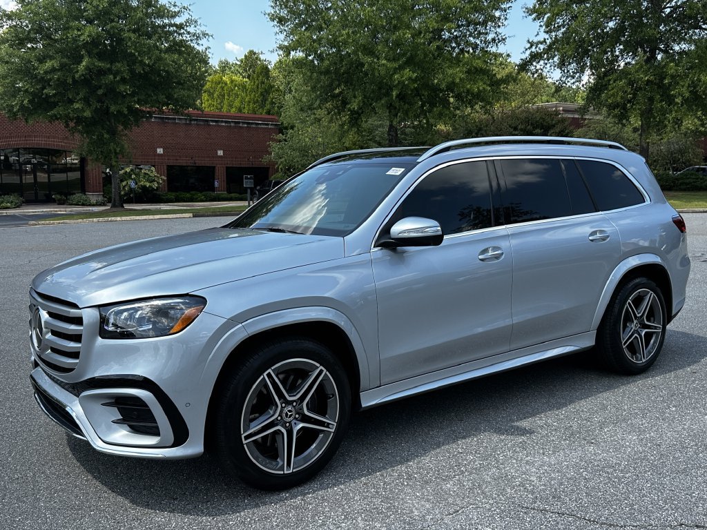 Certified 2025 Mercedes-Benz GLS 450 4MATIC w/ AMG Line Exterior image 4