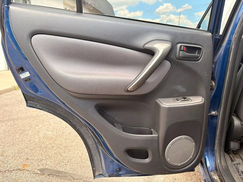 Used 2004 Toyota RAV4 4WD image 13