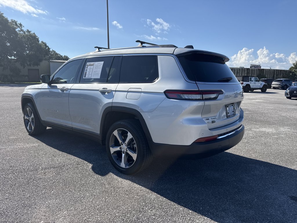 Used 2023 Jeep Grand Cherokee L Limited w/ Trailer Tow Group (B) AWD/4WD image 6