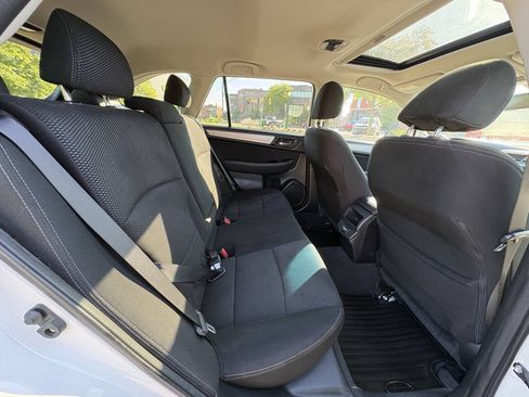 Used 2018 Subaru Outback 2.5i Premium AWD/4WD image 18