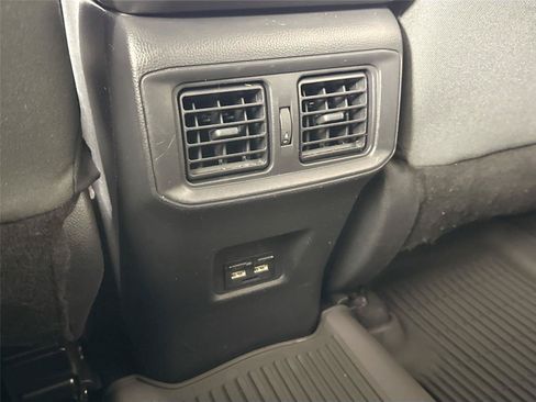 Used 2021 Toyota RAV4 XLE FWD image 31