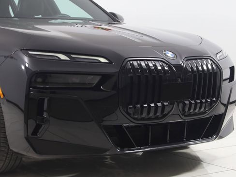 Used 2023 BMW 740i w/ Parking Assistance Package image 53