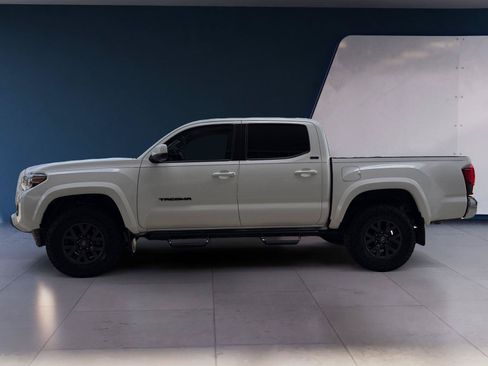 Used 2023 Toyota Tacoma SR5 RWD image 2