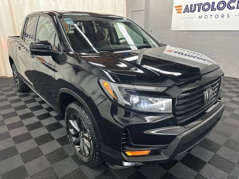 Used 2023 Honda Ridgeline Sport image 2