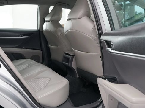 Used 2020 Toyota Camry SE FWD image 28