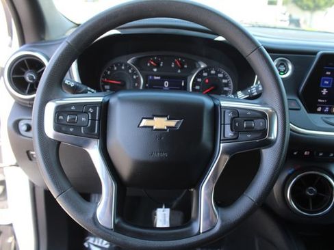 Used 2022 Chevrolet Blazer LT FWD image 15