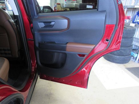 Used 2025 Ford Bronco Sport Outer Banks AWD/4WD image 30