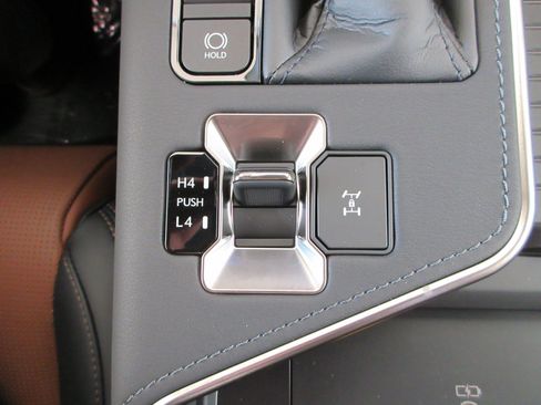 Used 2026 Lexus GX 550 w/ Accessory Package (2T) AWD/4WD image 54