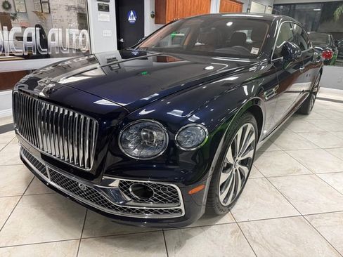 Used 2020 Bentley Flying Spur W12 image 15