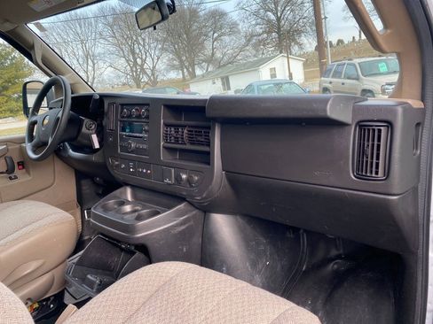 Used 2019 Chevrolet Express 2500 w/ Driver Convenience Package RWD image 24