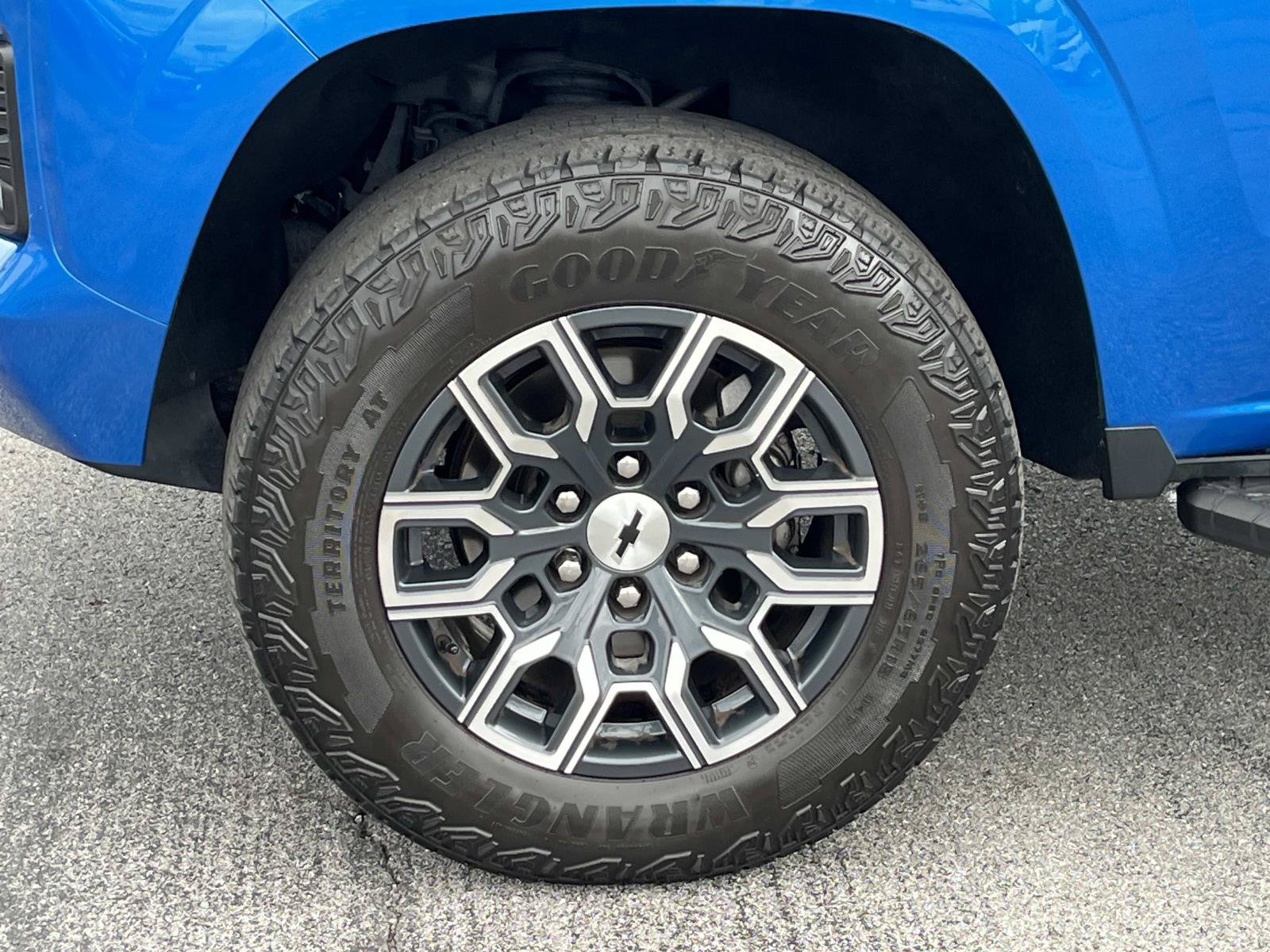 Used 2023 Chevrolet Colorado Z71 w/ Z71 Convenience Package 2 AWD/4WD image 12