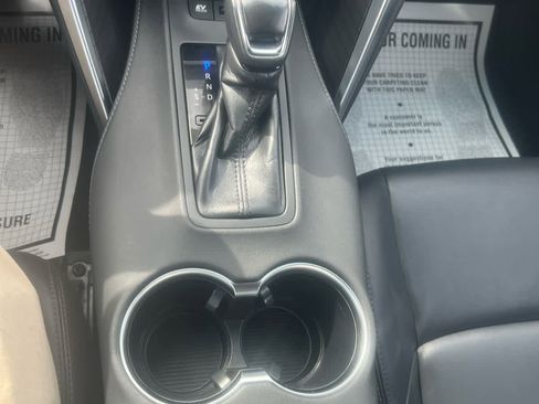 Certified 2024 Toyota Venza XLE image 23