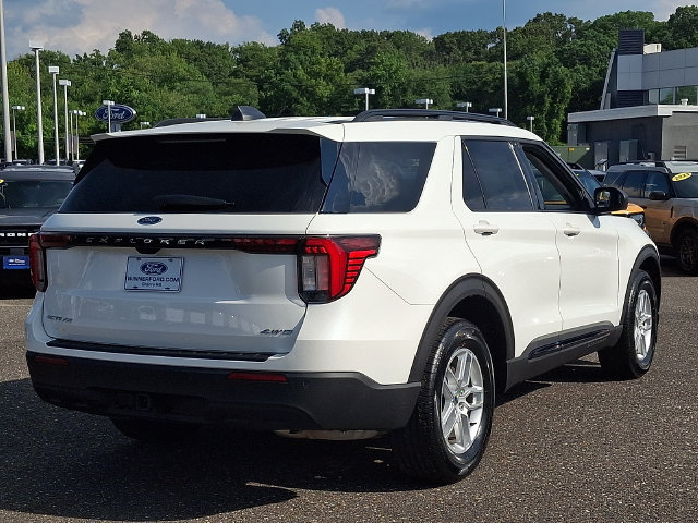 Used 2026 Ford Explorer Active AWD/4WD image 6