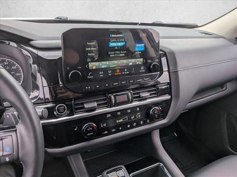 Used 2022 Nissan Pathfinder SL FWD image 20