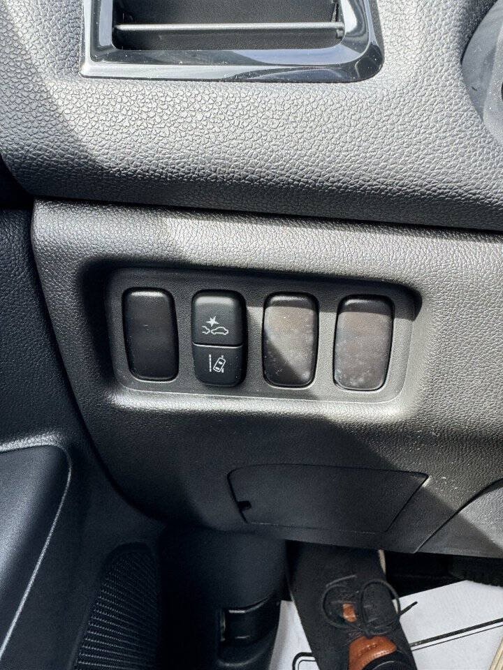Used 2025 Mitsubishi Outlander Sport LE AWD/4WD image 9