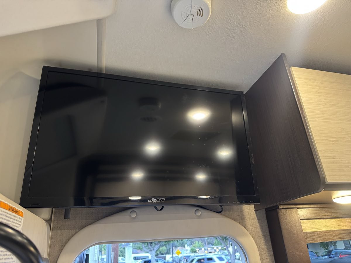 Used 2019 Ford Transit 350 156 DRW w/ Motorhome Prep Package RWD image 18