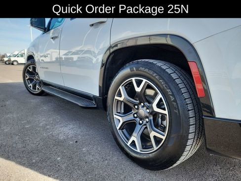 Used 2024 Jeep Wagoneer Series III image 15