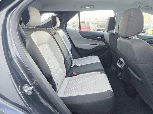 Used 2019 Chevrolet Equinox LS image 11