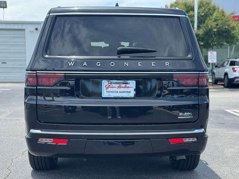 Used 2024 Jeep Wagoneer Series II w/ Flexible Seating Group RWD image 10