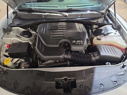 Used 2020 Dodge Charger SXT RWD image 17