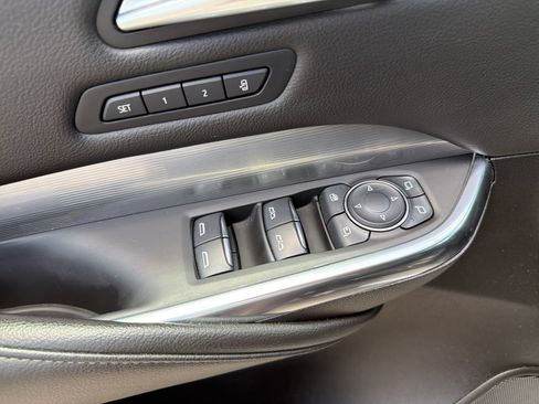 Used 2024 Cadillac XT4 Premium Luxury FWD image 30