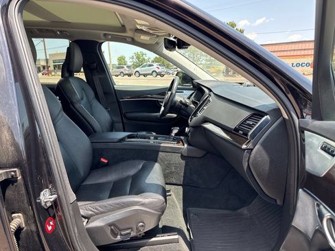 Used 2016 Volvo XC90 T6 Momentum w/ Momentum Plus Package AWD/4WD image 19