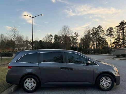 Used 2016 Honda Odyssey LX image 16
