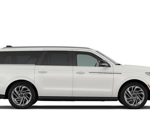 New 2026 Lincoln Navigator L Reserve AWD/4WD image 28