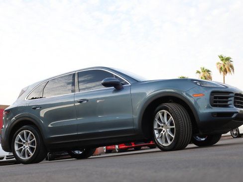Used 2019 Porsche Cayenne AWD/4WD image 12