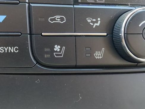 Used 2013 Jeep Grand Cherokee Overland RWD image 27