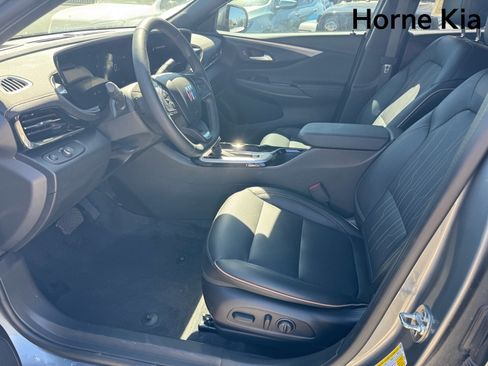 Used 2025 Buick Envista Avenir FWD image 10