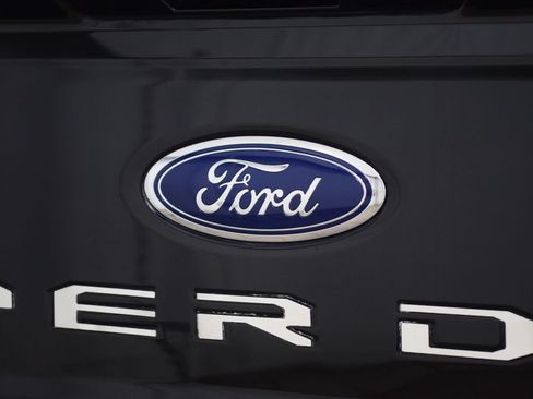 Used 2023 Ford F250 Lariat w/ Lariat Ultimate Package AWD/4WD image 23
