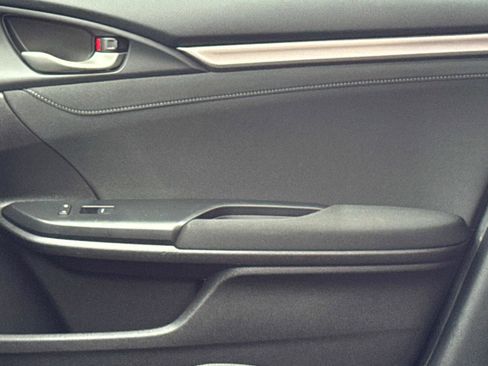 Certified 2018 Honda Civic EX image 19