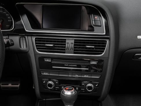 Used 2013 Audi RS 5 Cabriolet image 32