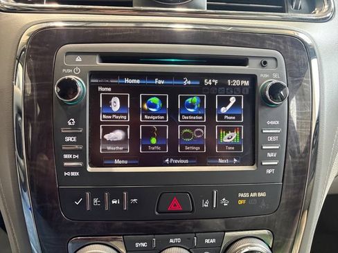 Used 2017 Buick Enclave Leather AWD/4WD image 26