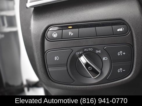 Used 2025 INFINITI QX55 Luxe w/ Cargo Package image 12