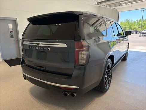 Used 2021 Chevrolet Suburban High Country AWD/4WD image 6