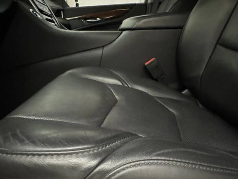 Used 2020 Cadillac Escalade ESV 4WD image 22