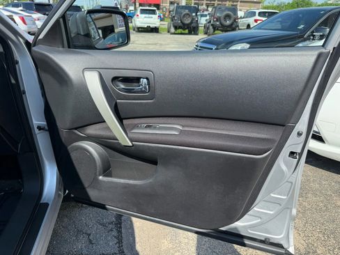 Used 2013 Nissan Rogue SV image 20