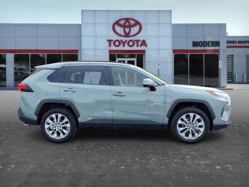 Certified 2023 Toyota RAV4 XLE Premium image 7