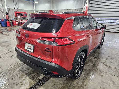 Certified 2023 Toyota Corolla Cross XSE w/ Convenience Package image 4