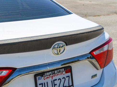 Used 2017 Toyota Camry SE FWD image 11