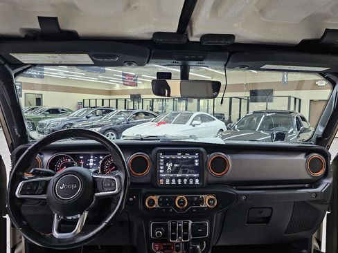Used 2020 Jeep Gladiator Mojave AWD/4WD image 24