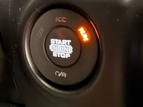 Used 2022 Jeep Wrangler Unlimited Sport image 26