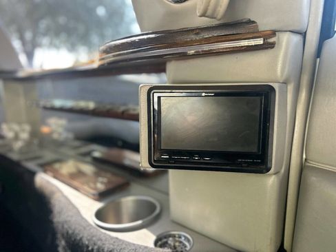 Used 1999 Lincoln Town Car Executive image 20