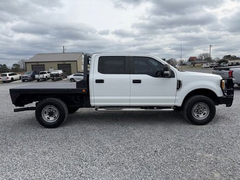 Used 2017 Ford F250 XL w/ Power Equipment Group image 3