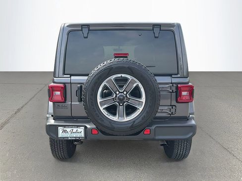 Used 2022 Jeep Wrangler Unlimited Sahara w/ LED Lighting Group AWD/4WD image 5