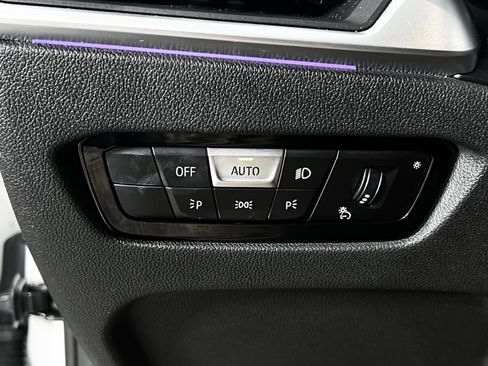 Used 2022 BMW 330i Sedan w/ Driving Assistance Package image 23