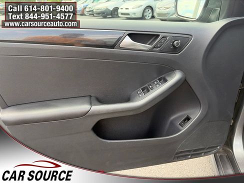 Used 2016 Volkswagen Jetta SEL w/ Lighting Package FWD image 14