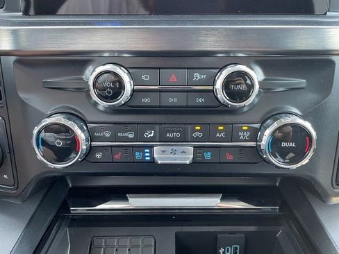 New 2025 Ford F350 Lariat image 30